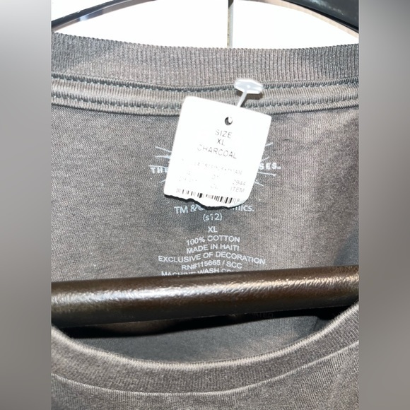 NWT Dark Knight Rises Logo Red Batman Grey Shirt DC Comics Sz XXL T-Shirt - Picture 5 of 6